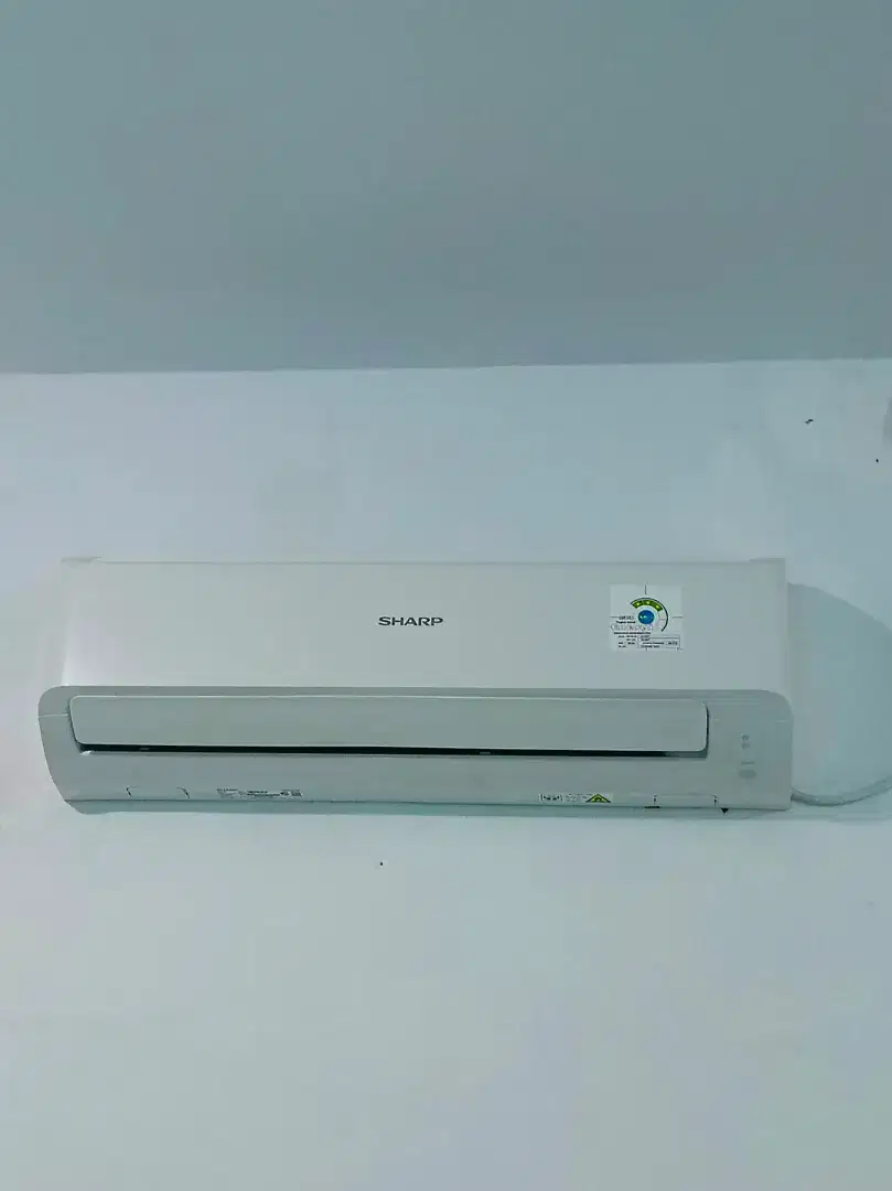 Dijual AC Sharp 1/2pk. Baru 1 tahun