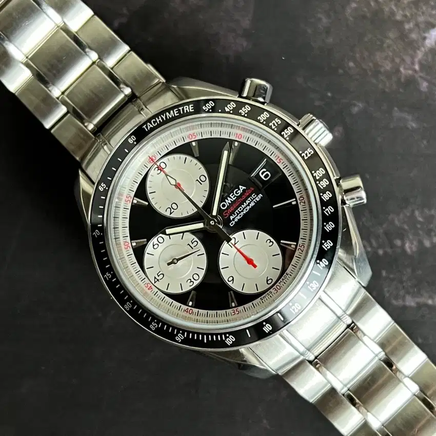 OMEGA Speedmaster Date Inverted Panda 40 mm Automatic