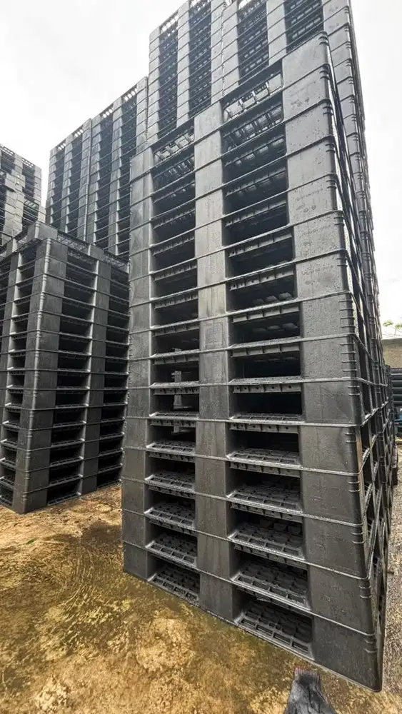 Palet plastik bekas
