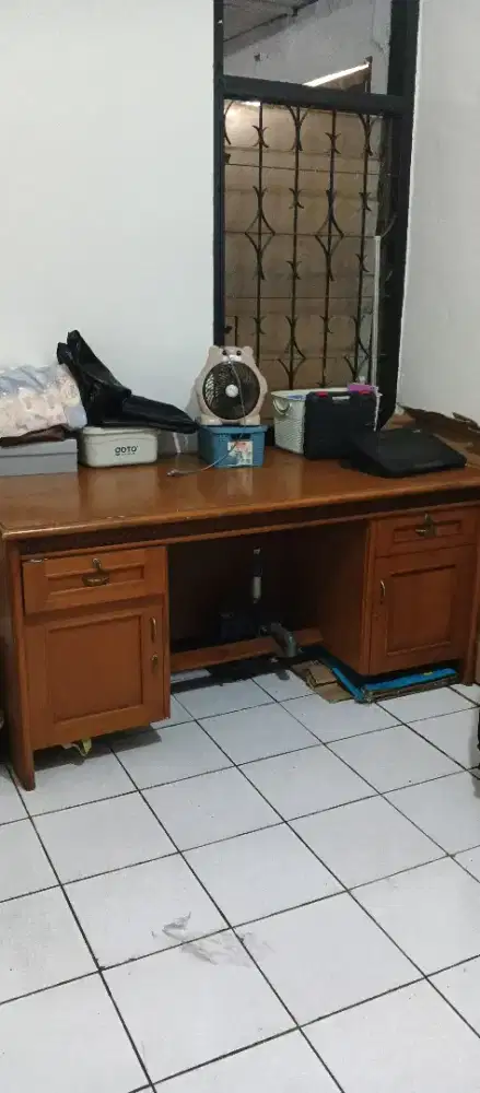 Meja Kerja Besar Jati Asli Berat Kokoh