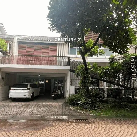 Dijual Rumah Double Garasi Depan Taman di Kebayoran Residence Bintaro