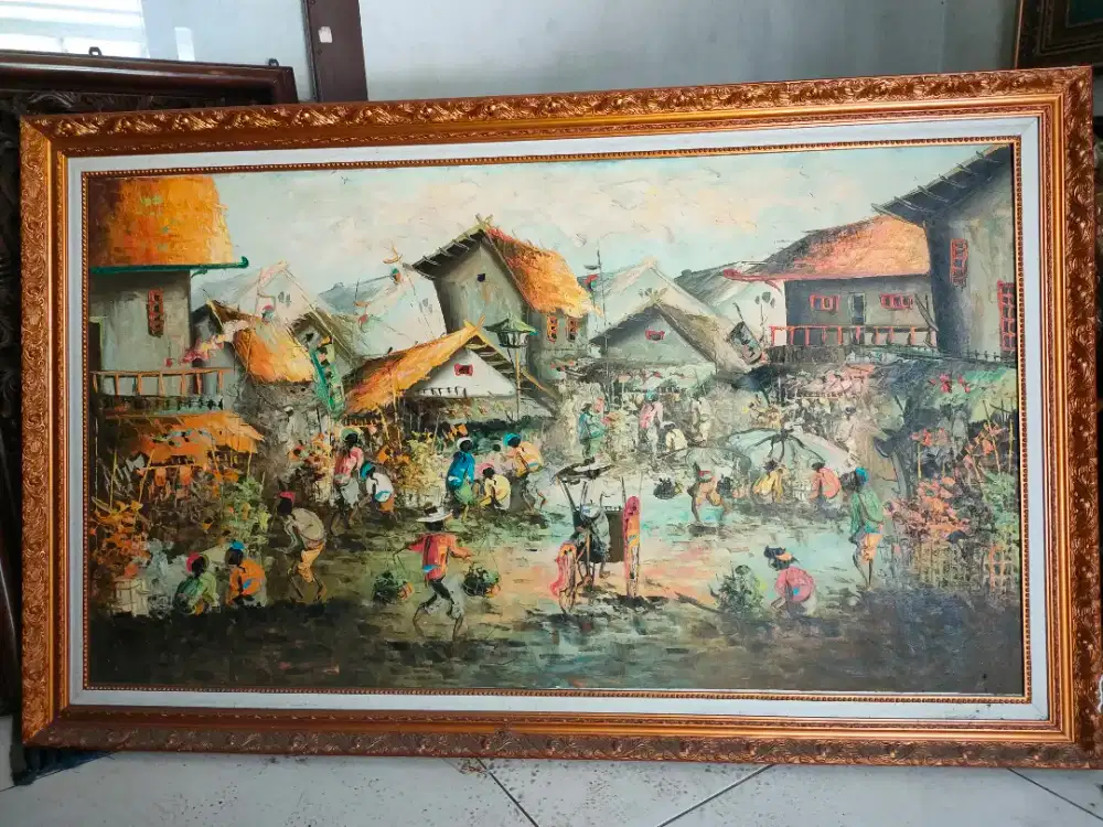 Lukisan detail masyarakat komunal