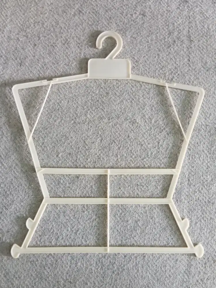 Hanger/Gantungan Kotak Setelan Dewasa Plastik Bekas