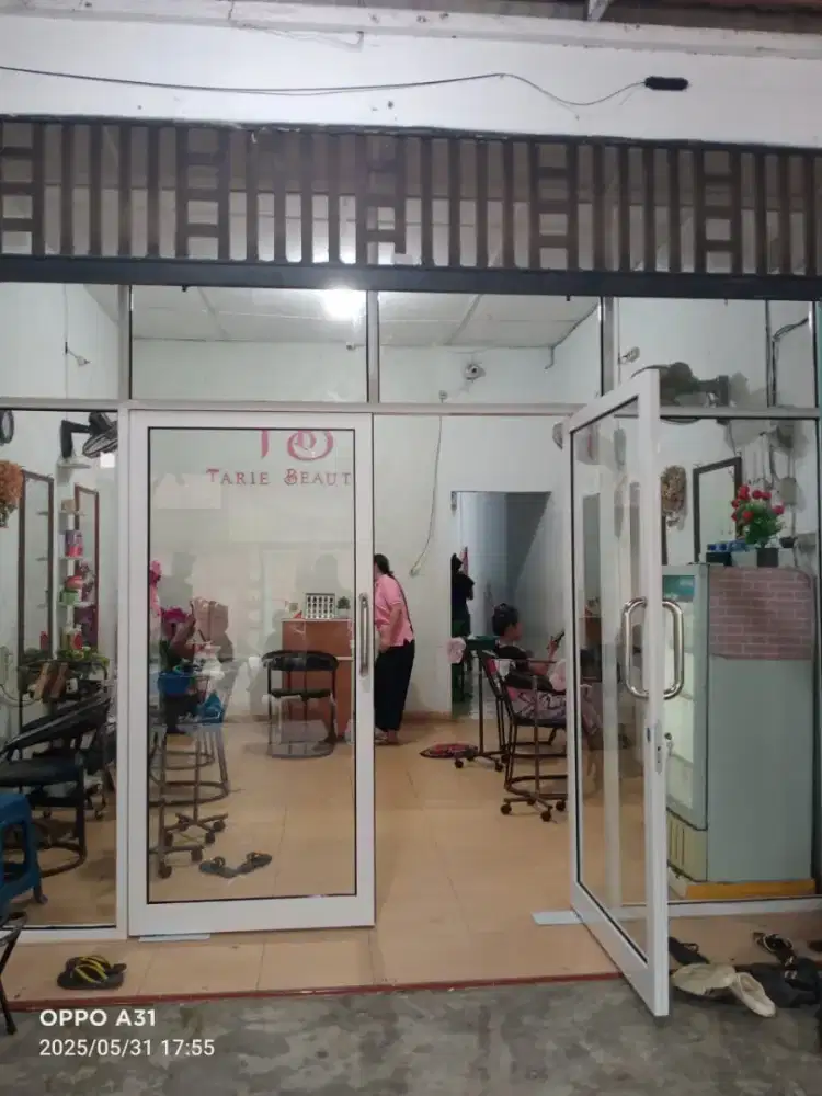 Pintu kaca ruko ,kaca salon ,Babershop.swing sliding,sekat kaca
