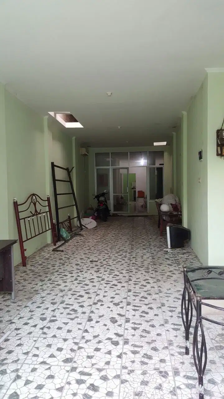 Dijual Rumah 3 tingkat dekat pasar cocok untuk usaha harga murah