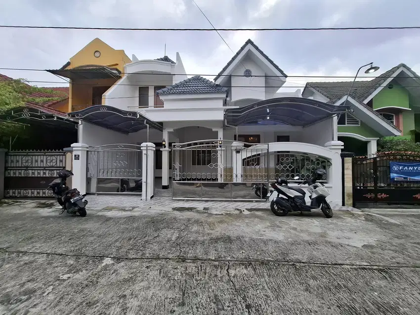 Di jual rumah mewah cantik di Gentan baki