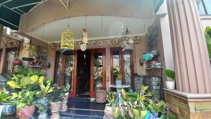 DIJUAL RUMAH DI LEBAK BULUS Lokasi  STRATEGIS  - LT 720m2 LB 450m2