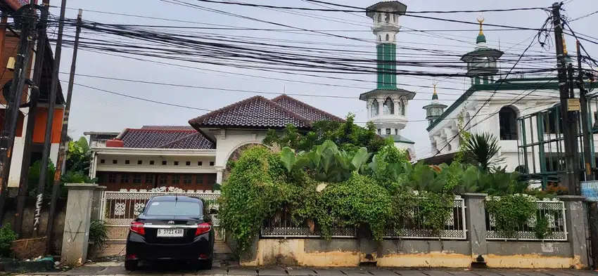 Rumah second pinggir jalan raya Pekayon dkt Mall Pakuwon Bekasi
