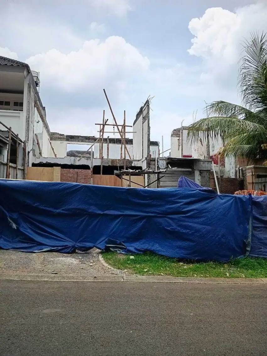 La.1600 Dijual Cepat Rumah Kota Wisata Siap sedang renovasi 2 lantai