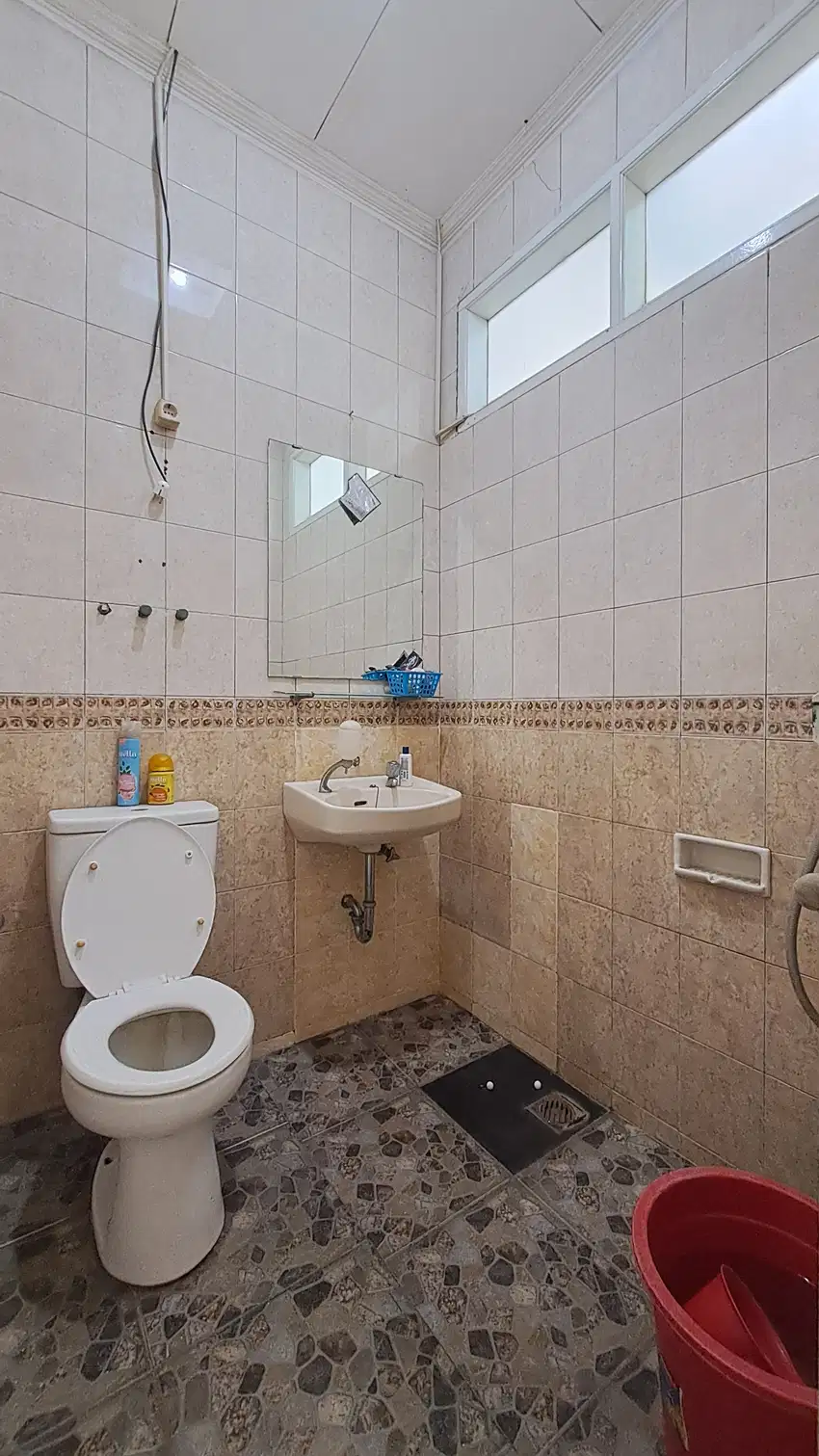 Dijual rumah 1 lantai dlm cluster komp Batununggal indah