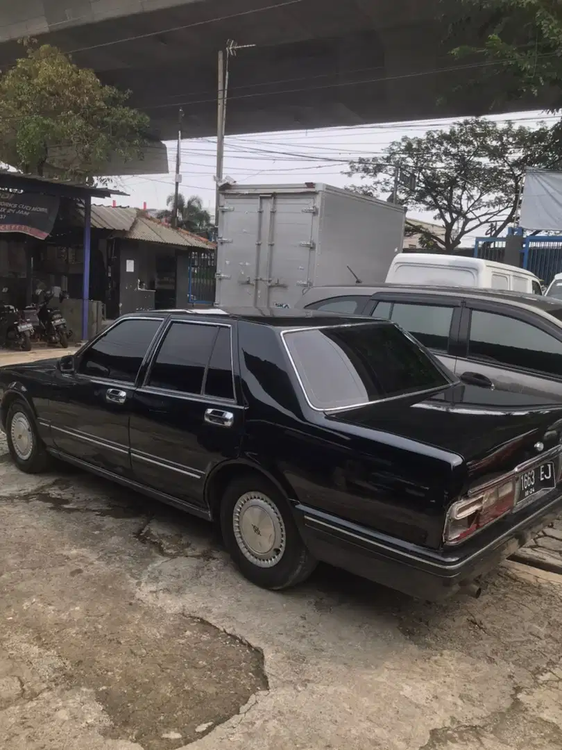 Nnisan cedric sedan 2004 Diesel