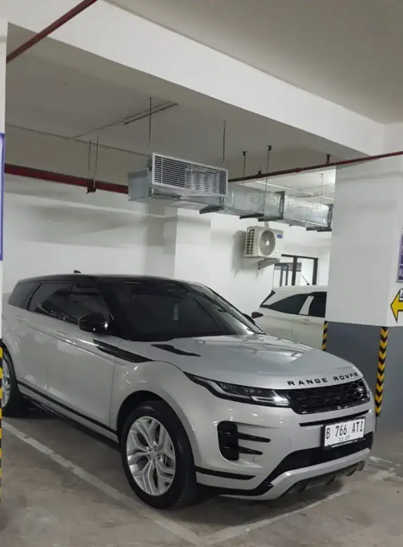 Range Rove Evoque R- Dynamic 2.0L A/T 2022