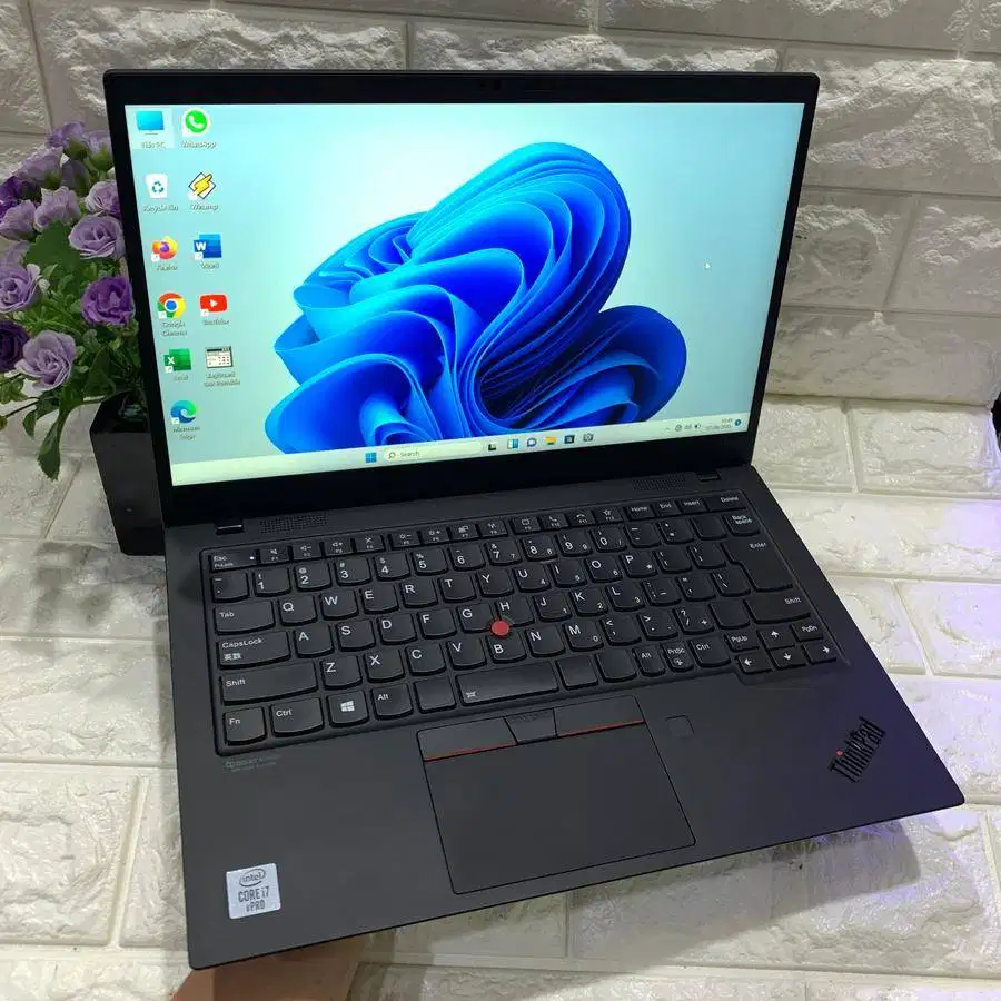 Laptop Lenovo Thinkpad X1 Carbon 8th Core i7 GEN10 16GB/256GB D-RTV