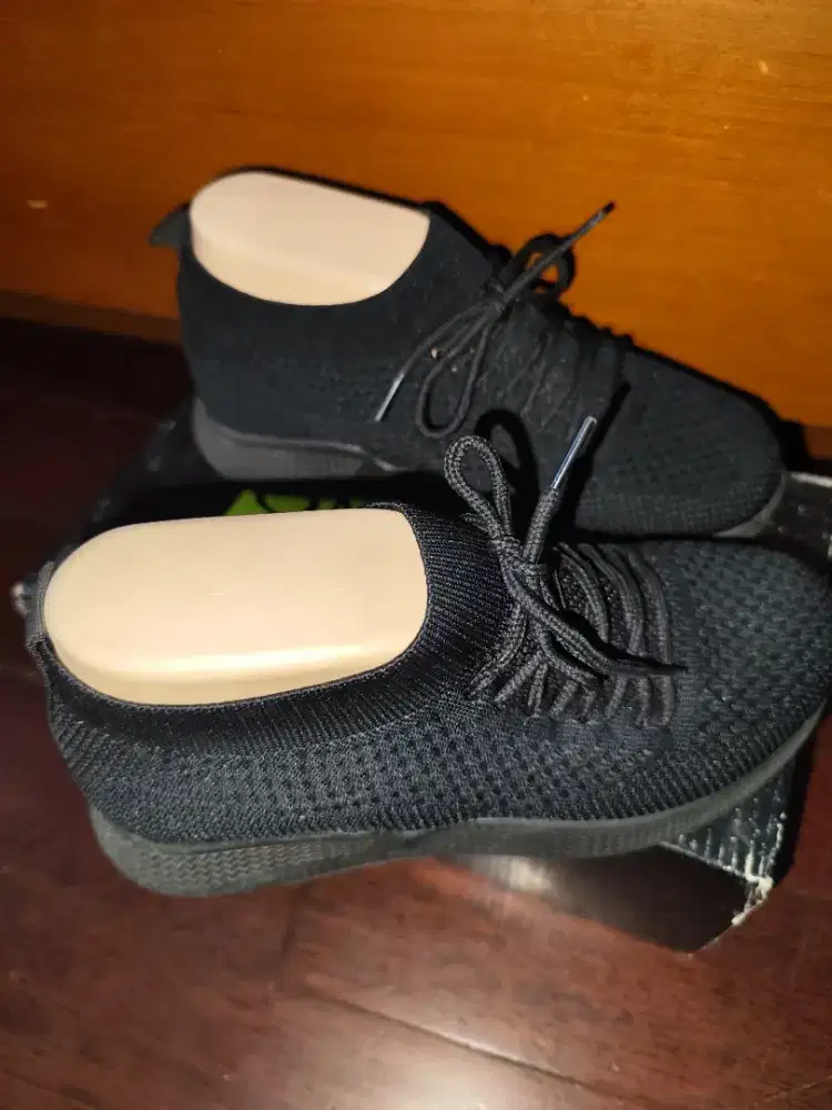 Sepatu Gabino Wanita Hitam Size 35