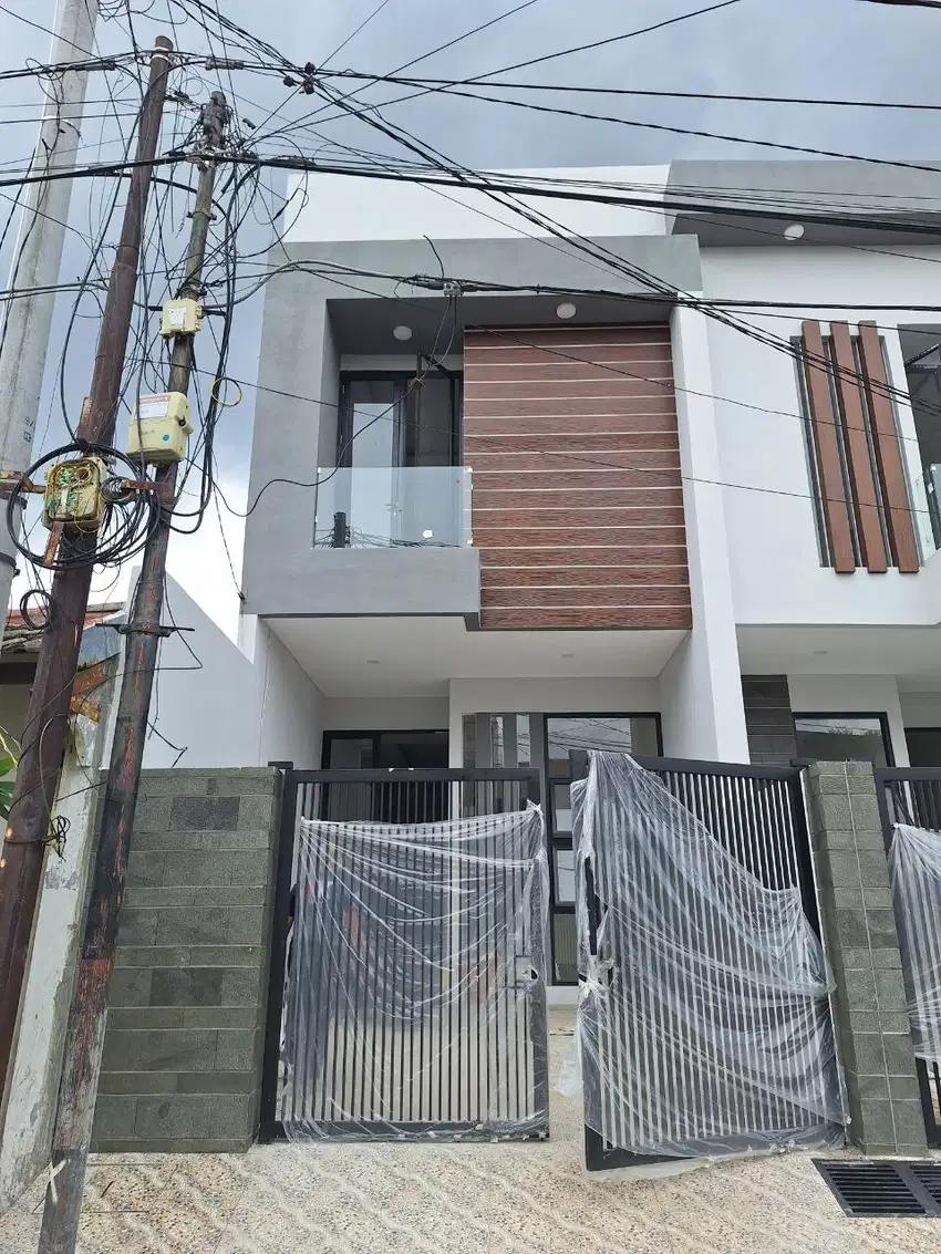 Klampis semolo wisma mukti new Gress row jalan 3 mobil,dkt Manyar,merr