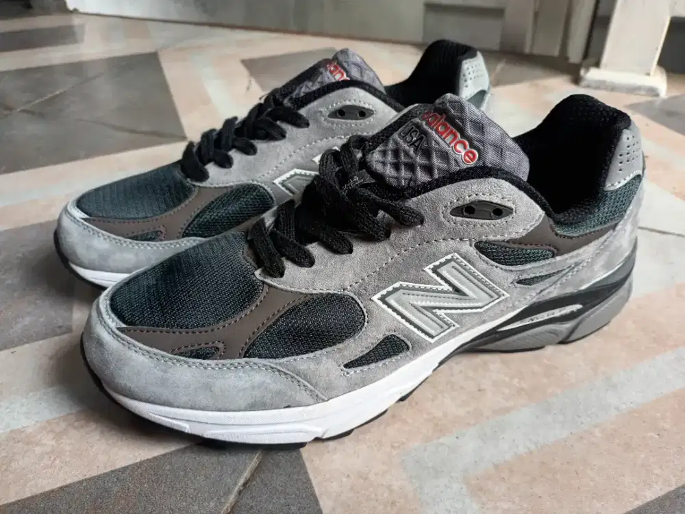 Sepatu second nb 990