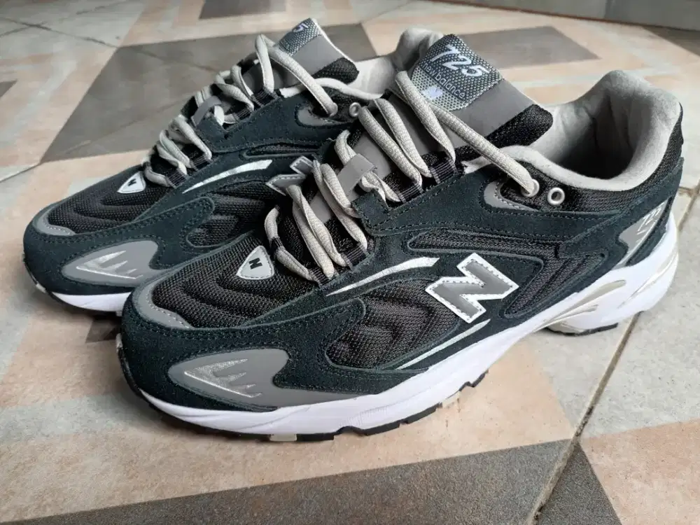 Sepatu second nb 725