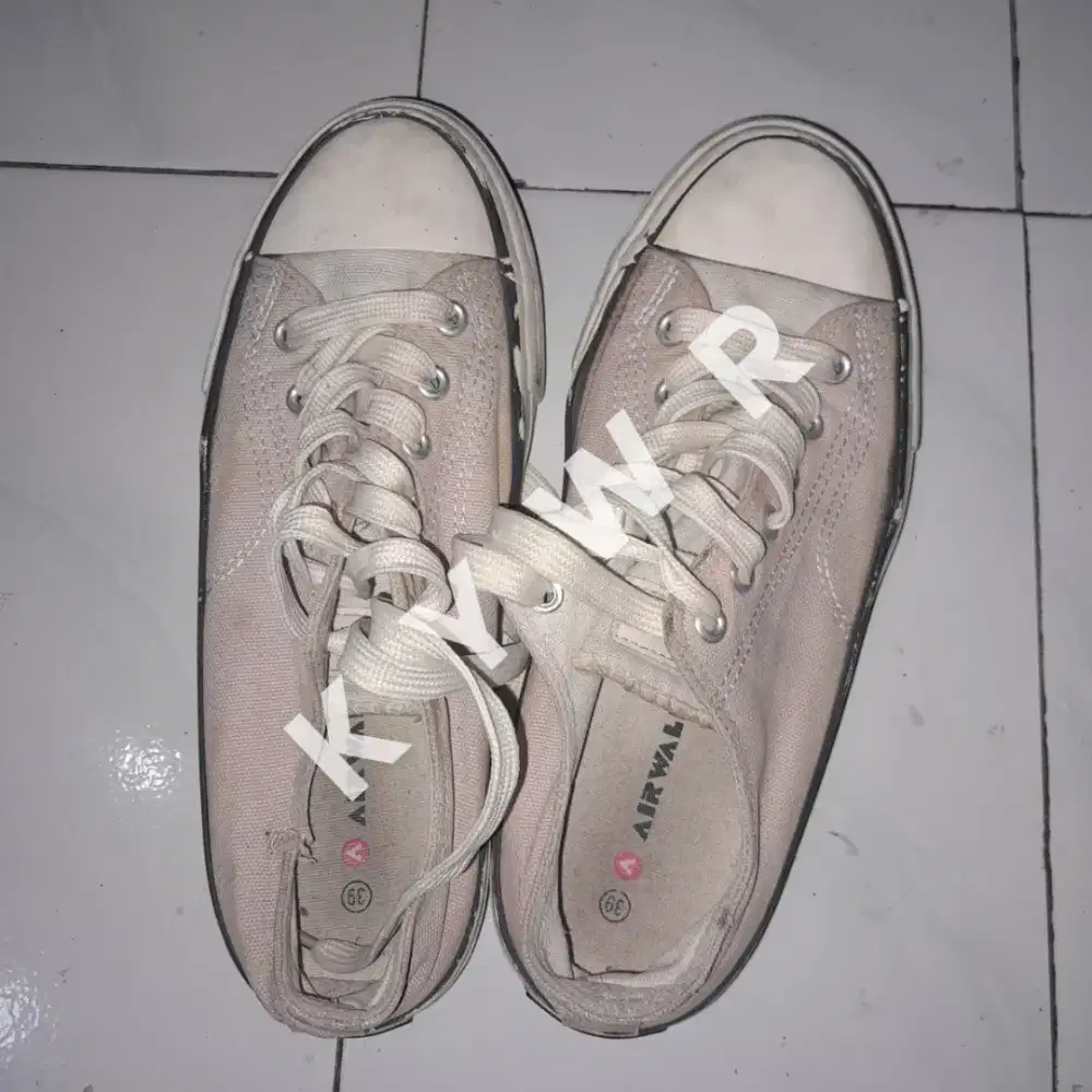 Sepatu Airwalk Size 39 Insole 25 cm