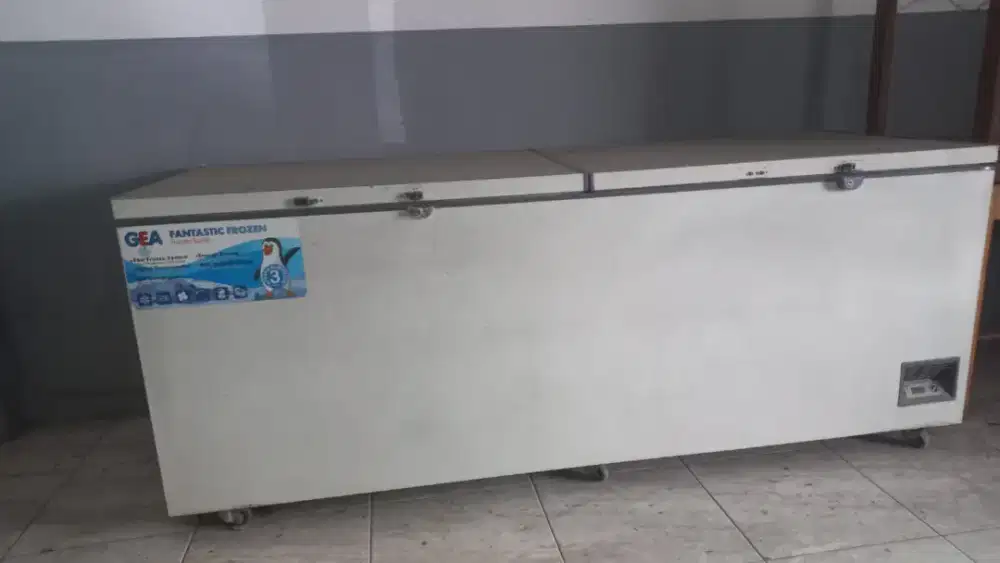 Kulkas. Freezer. Chiller. Showcase. Coldstorage. Pendingin minuman