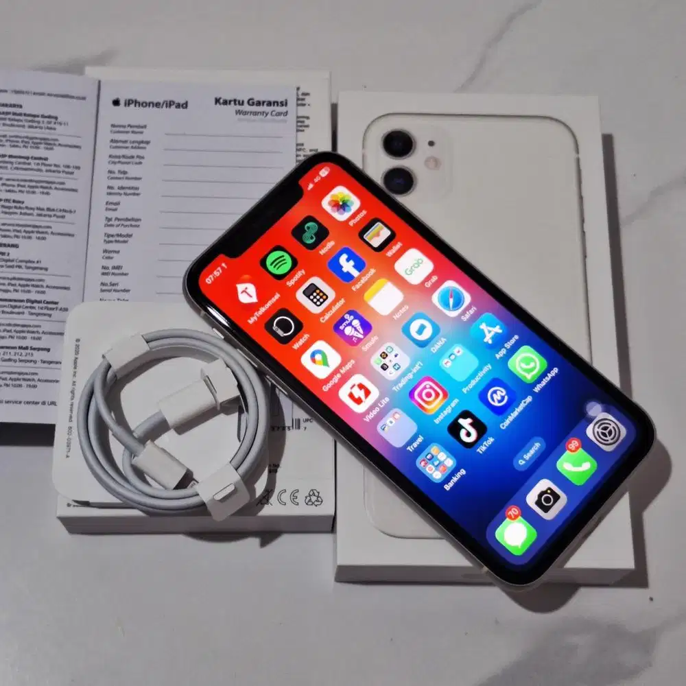 IPHONE 11 64GB Putih - Ex. iBOX (Used like NEW)