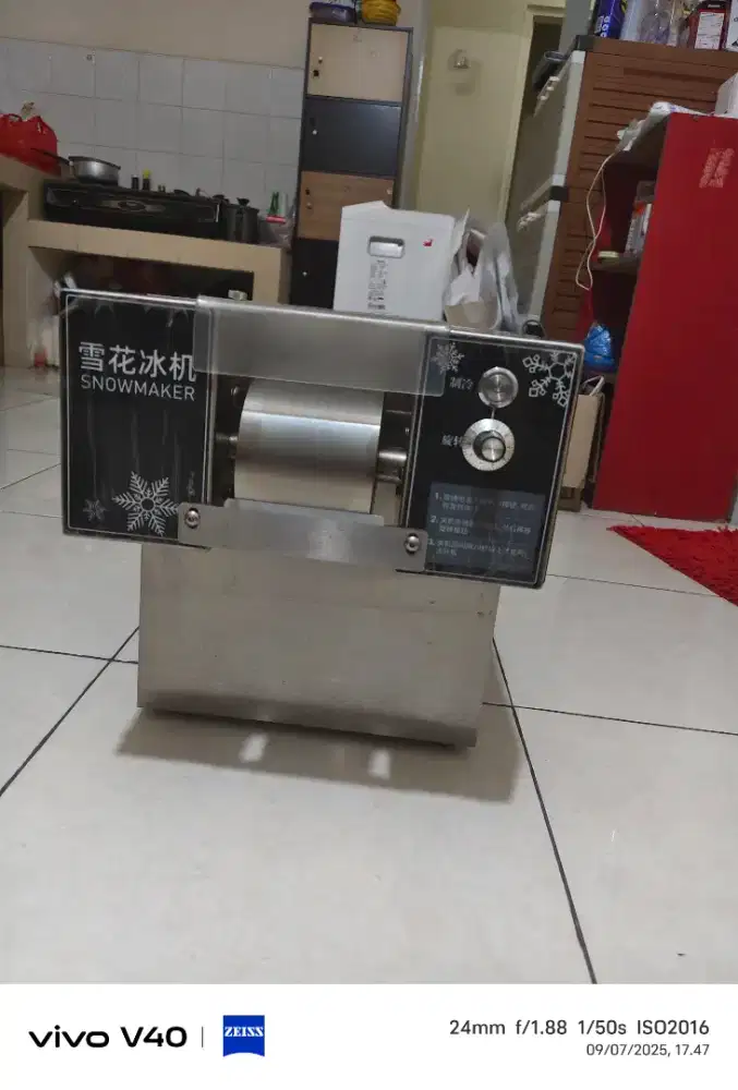 Snow naker mesin pembuatan es serut