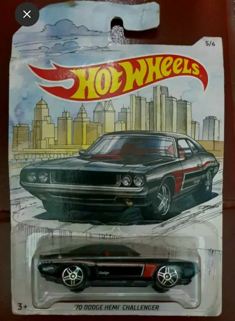 Bonus: Wheelz. Diecast Hot Wheels : Dodge Challenger & Plymouth Mopar.