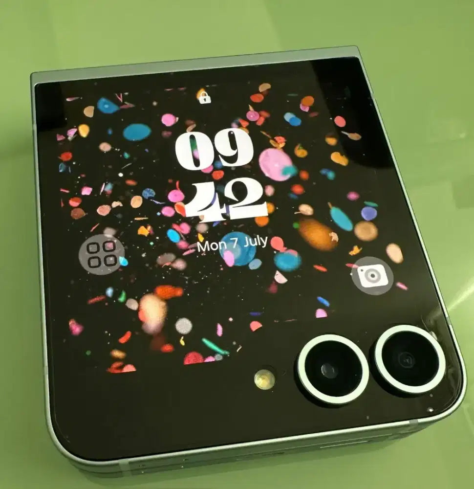 Hp Samsung Galaxy ZFlip_6 Ram 12/256 GB. KONDISI 99,9%