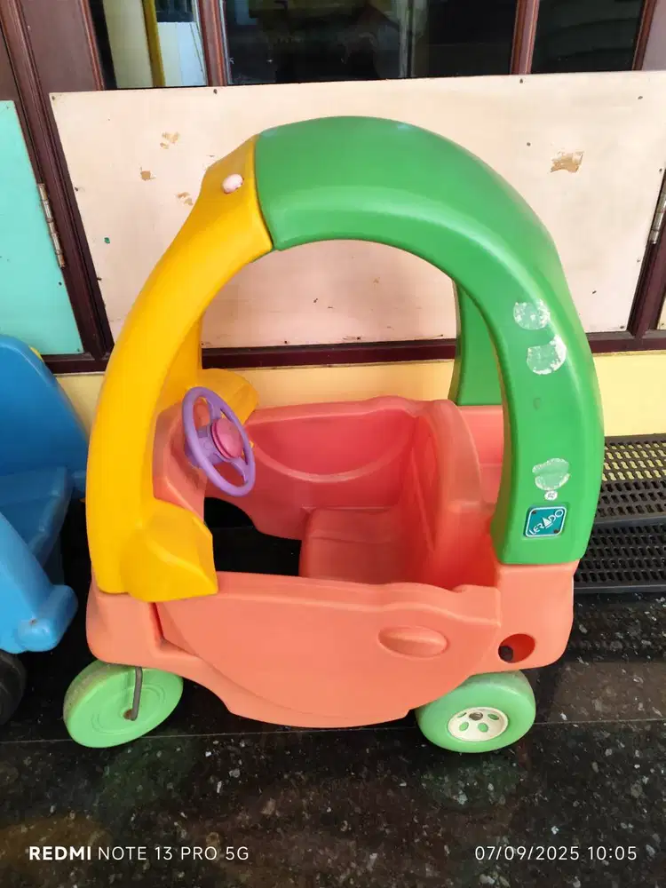 Dua mobil, 2 kuda, 1 kepiting