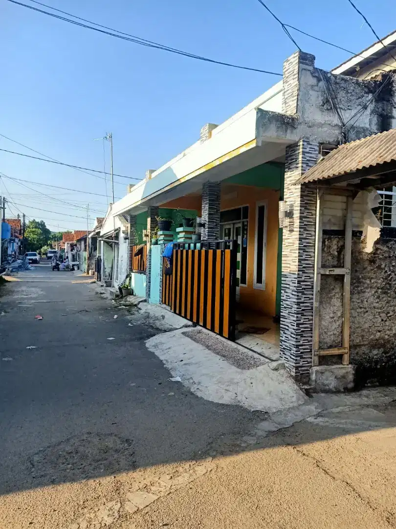 RUMAH 2 LANTAI DI PURI DELTA ANGSOKA