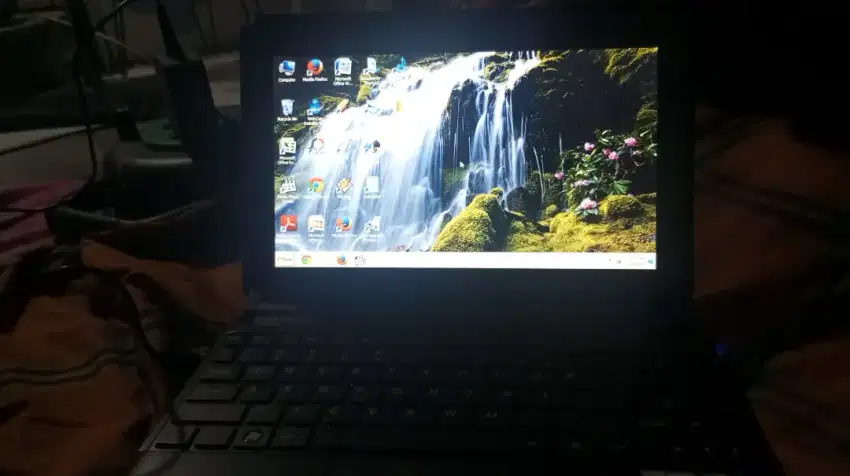 Dijual notebook AXIOO PICO masih bagus