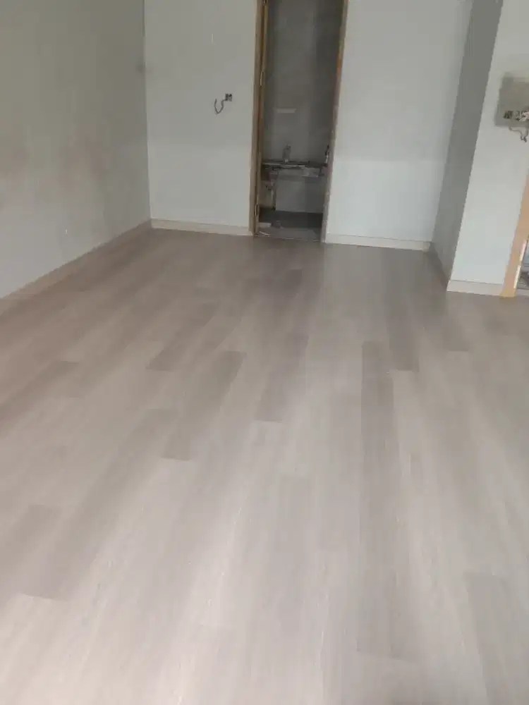 Jasa pasang vinil dan SPC dll