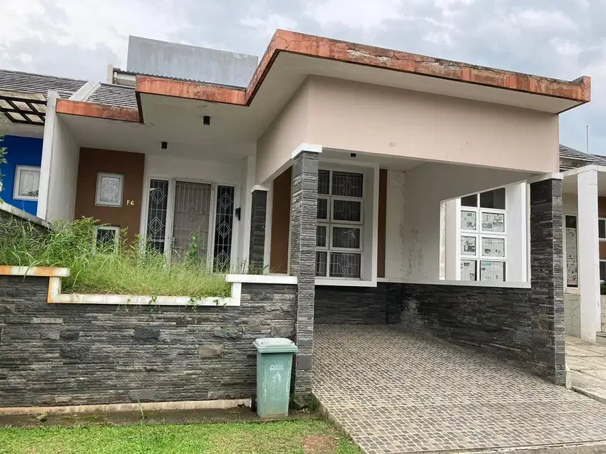 Disewakan Rumah 2 Lantai Cluster Ravenia Pakuan Hill