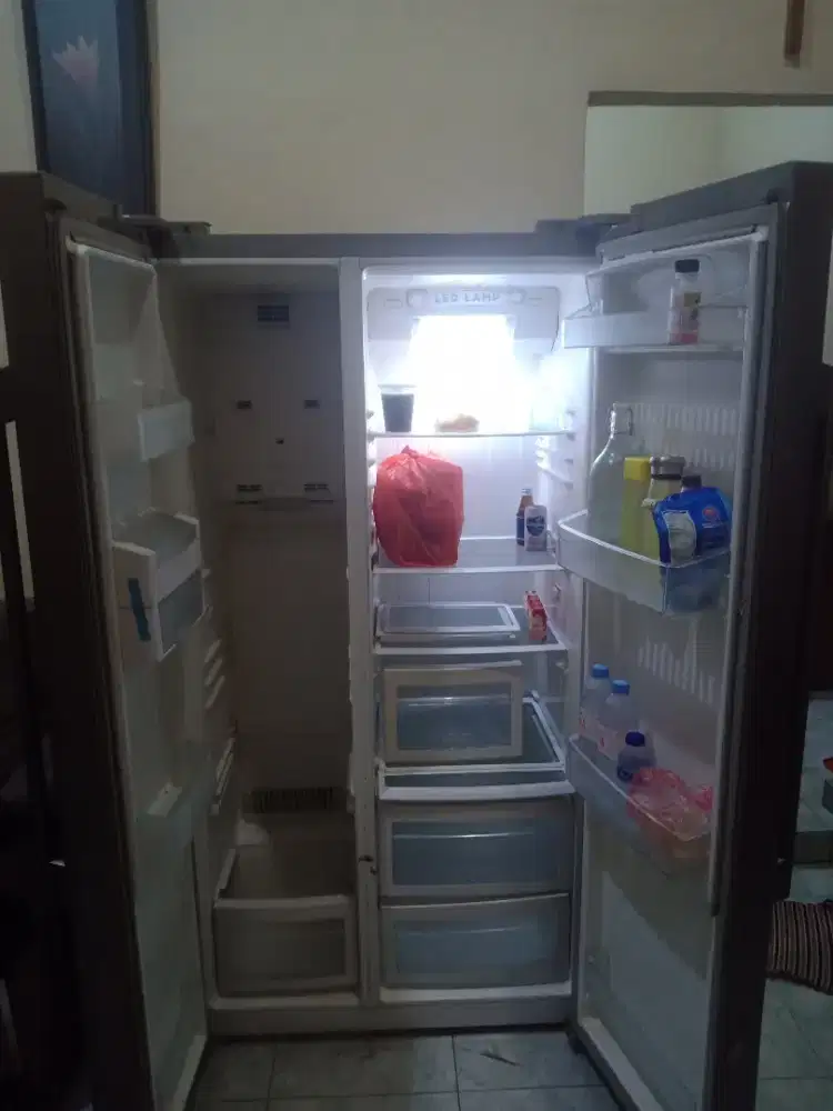 Kulkas side by side aqua