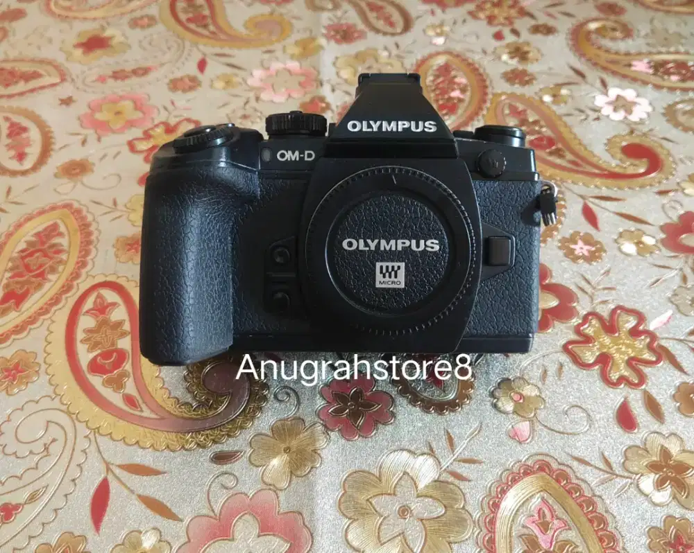 Camera Olympus OMD M1 Mark1 with Lensa 1442R