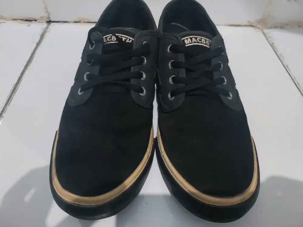 Sepatu Macbeth langley tom delonge studio project