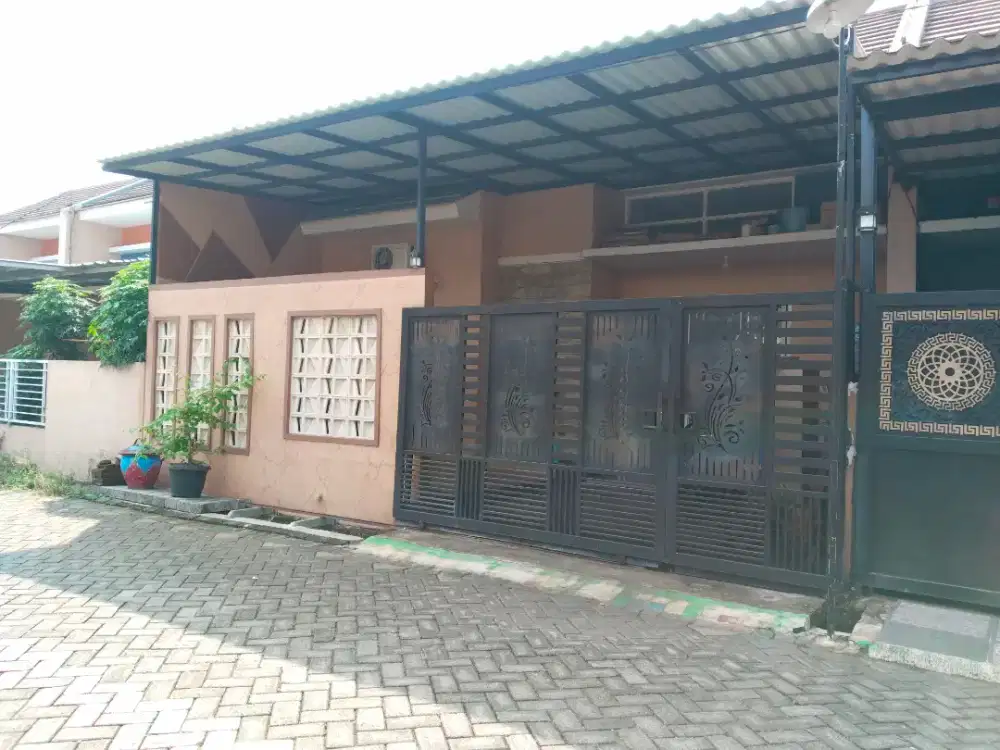 Jual Cepat! Rumah Oper Kredit, Dekat Fasilitas Umum!