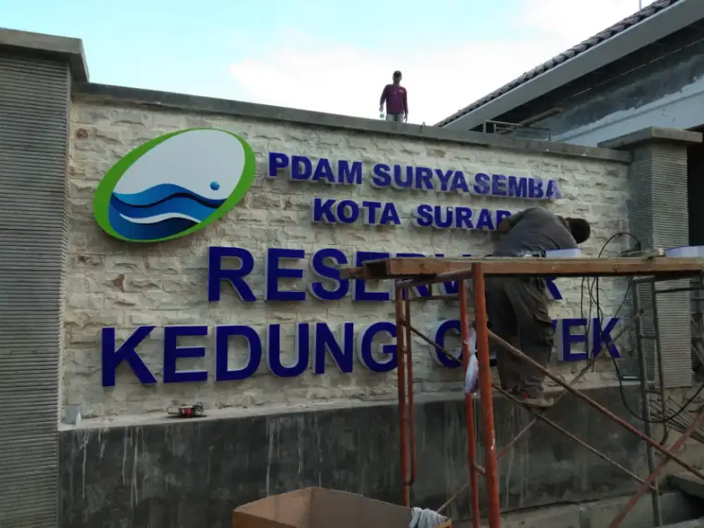 Huruf Timbul Akrilik