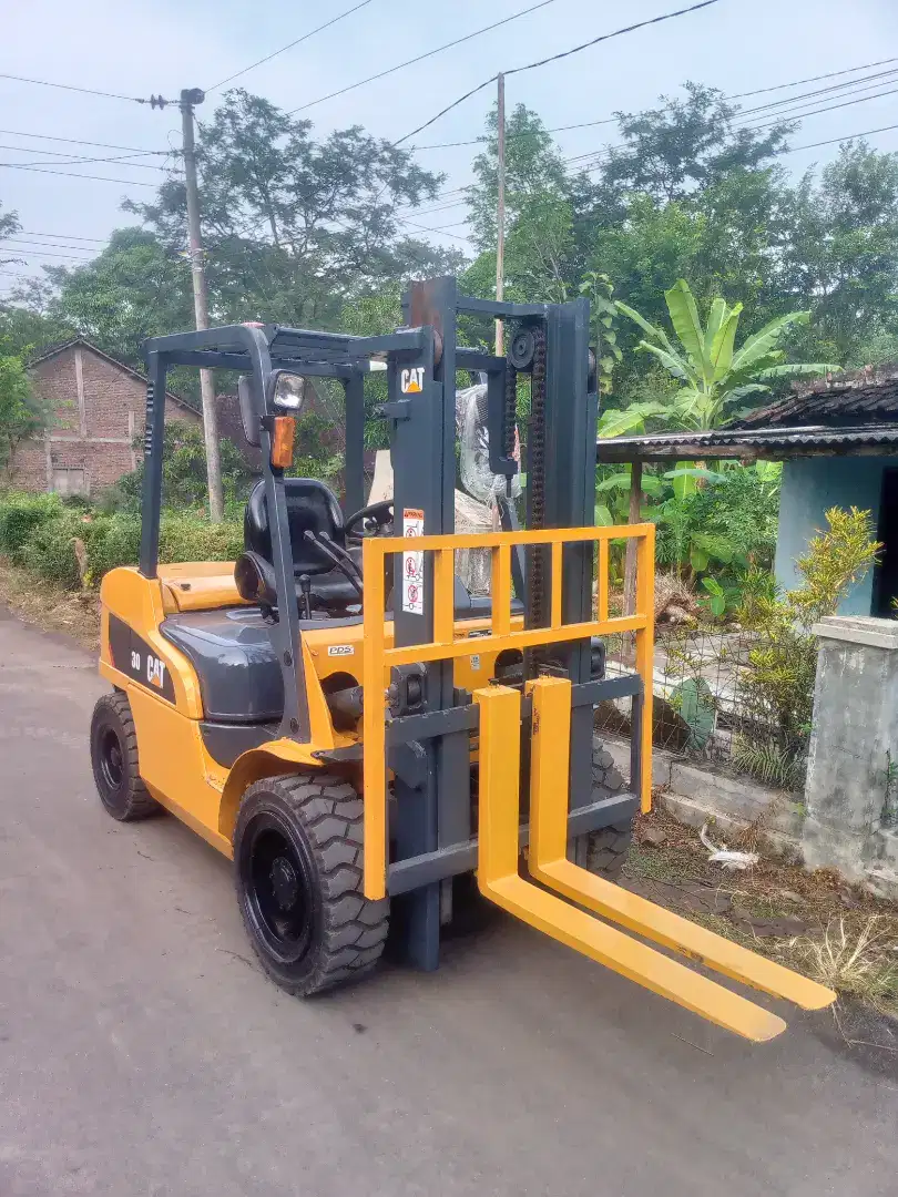 Forklift 3 Ton 2020 Caterpillar harga nego