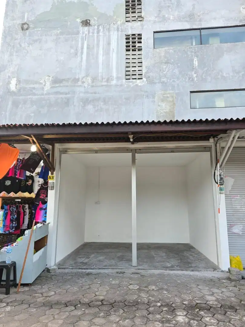 Disewakan Toko Luas 3x4m Pertokoan Kerobokan Kelod Kosongan