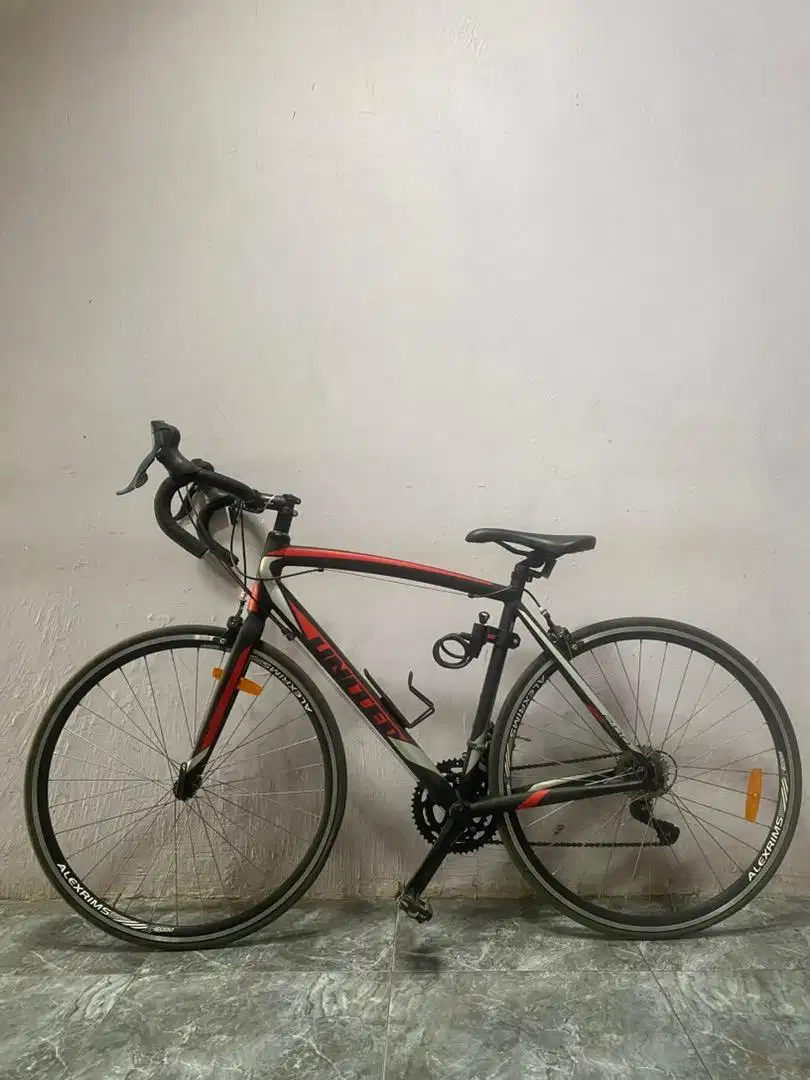 United Sterling - United Roadbike Excellence and Pride