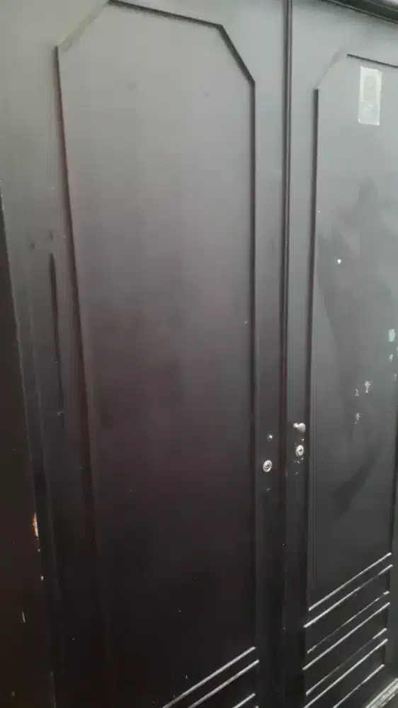 Lemari Pakaian Kayu Jati