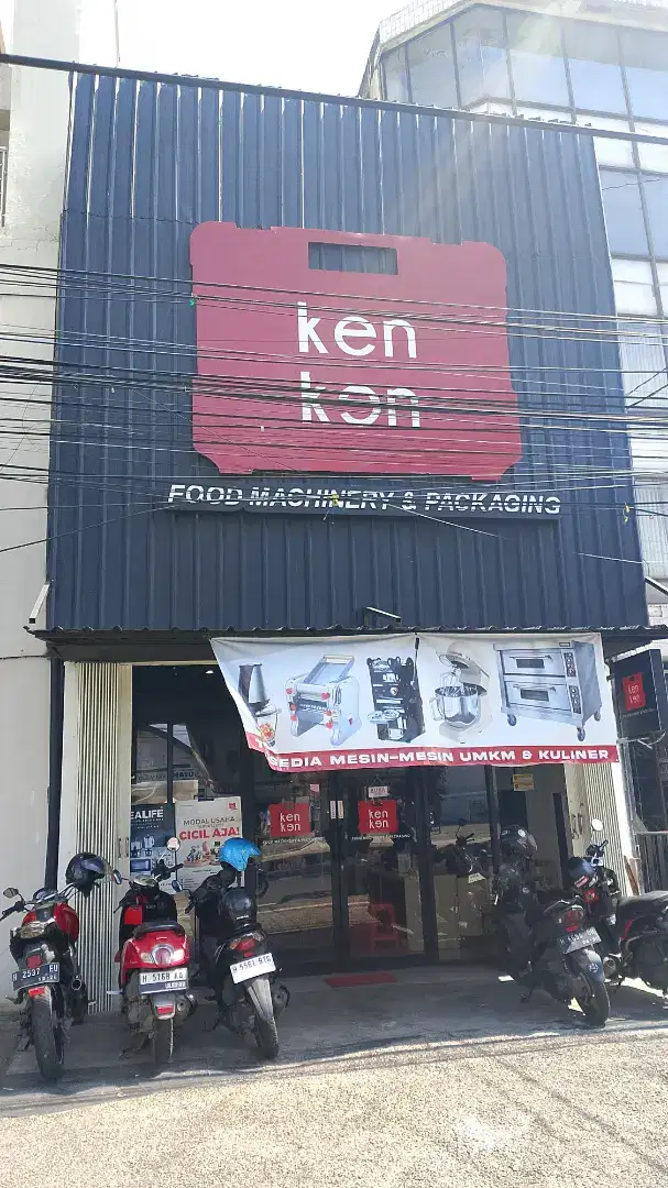 Menyediakan berbagai alat usaha UMKM