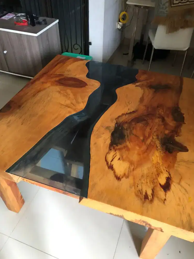 Meja ruang tamu kayu