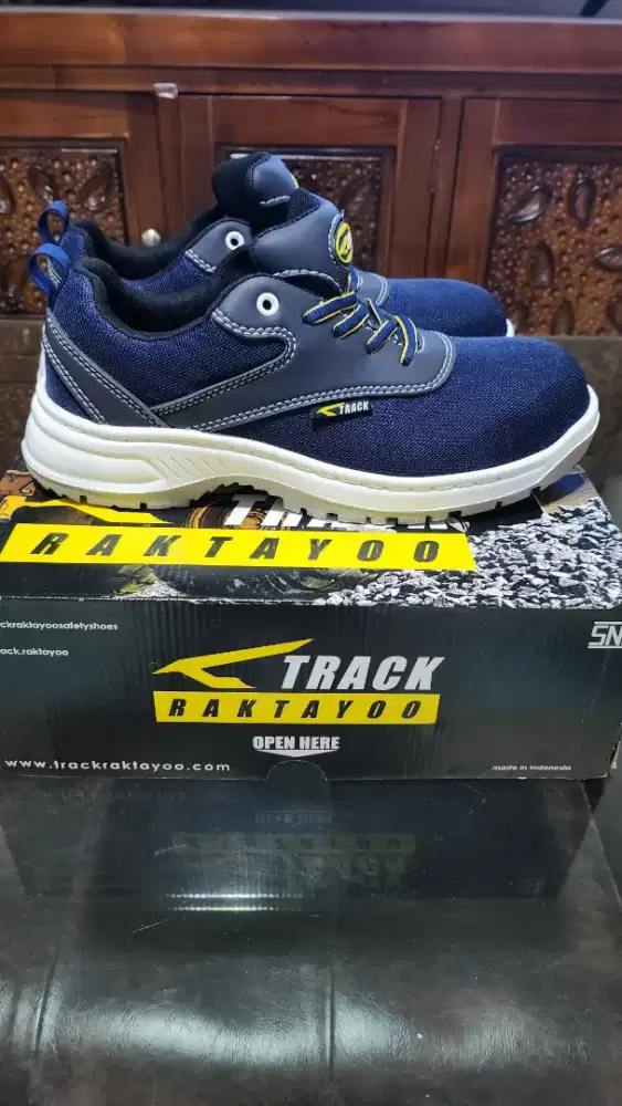 Sepatu Safety Shoes Trendy