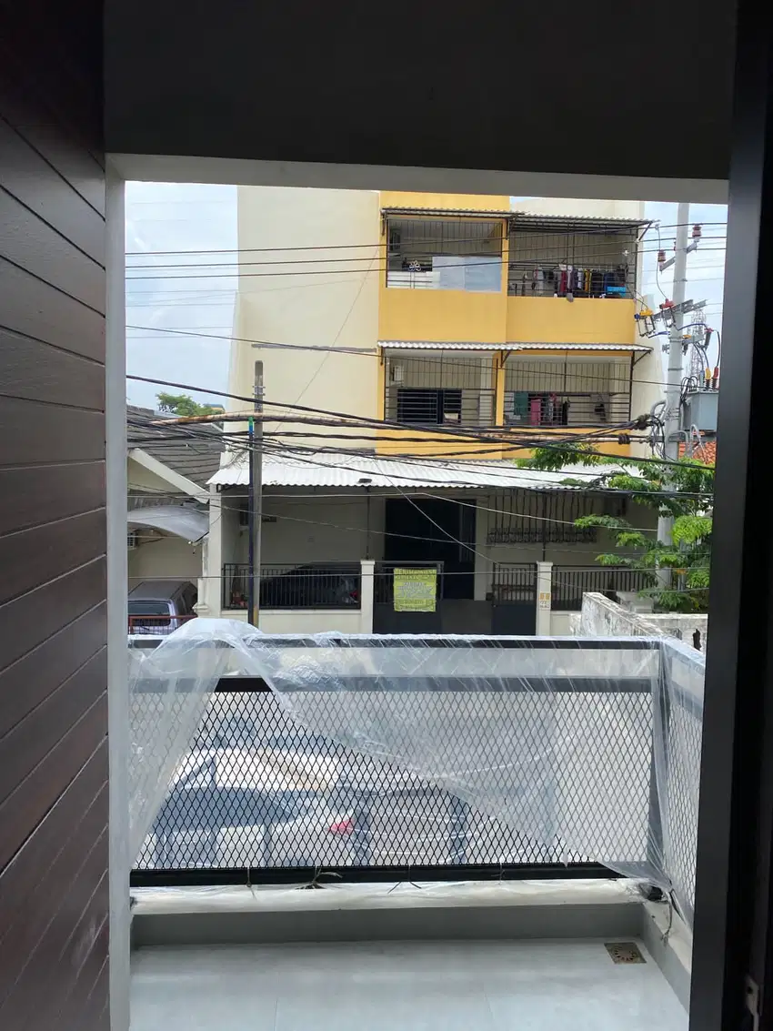 Dijual Rumah Baru 2 Lantai Perum Kutisari  Surabaya Selatan