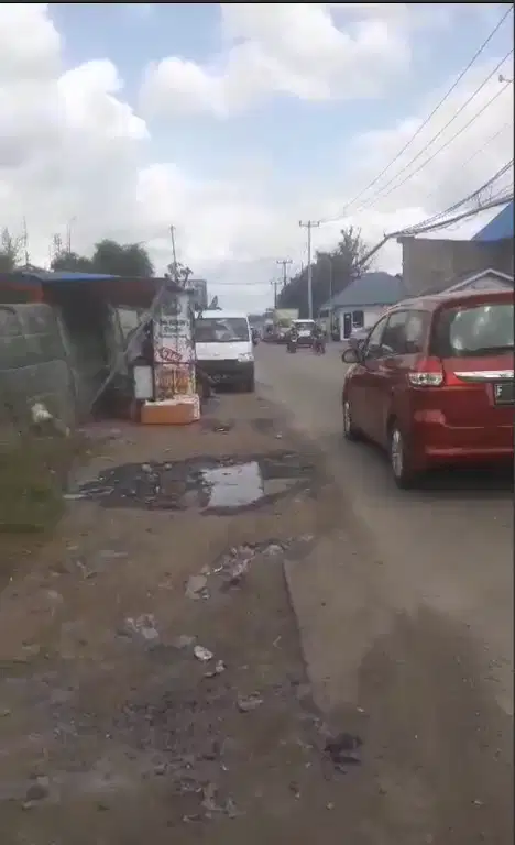LAHAN DI JUAL SANGAT STRATEGIS.LUAS 1.9 HA.SURAT SHM. JLN.DIKLAT PEMDA