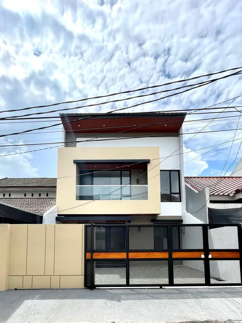 Rumah siap huni 2lantai modem minimalis di griyaloka