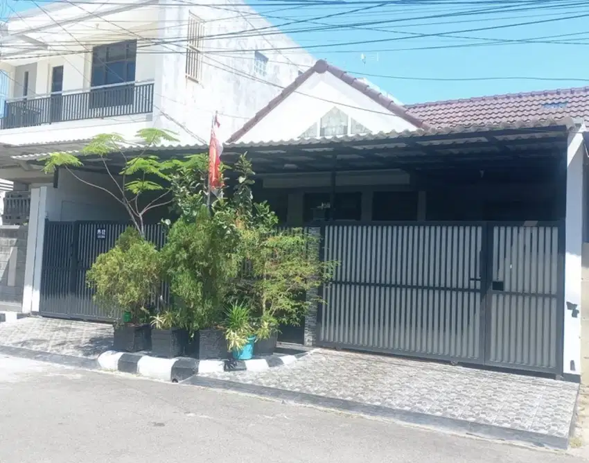 Rumah Terawat Dan Lingkungan Nyaman di Sutorejo Prima