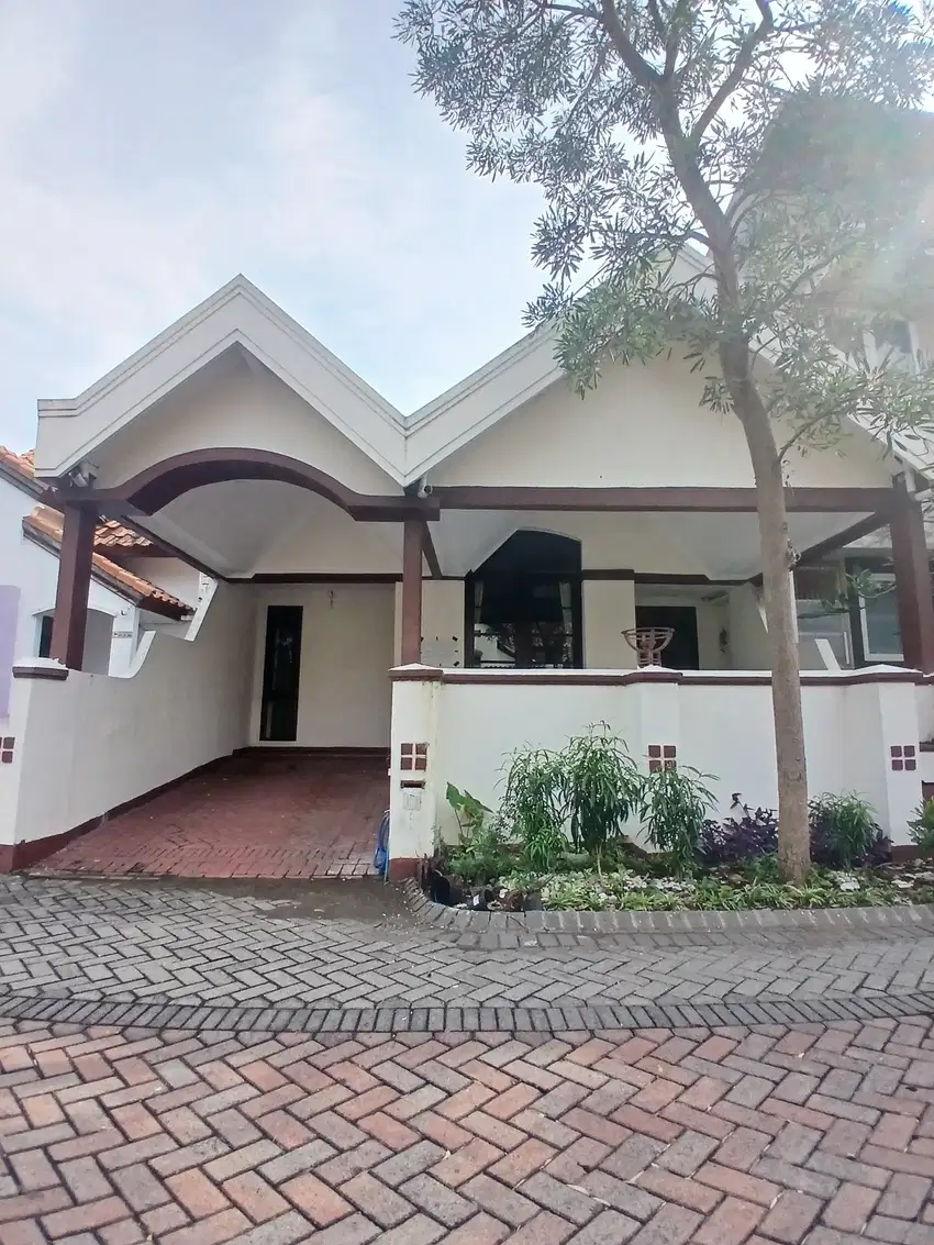 Disewakan Rumah 1,5 Minimalis Di Taman Puspa Raya Citraland Surabaya