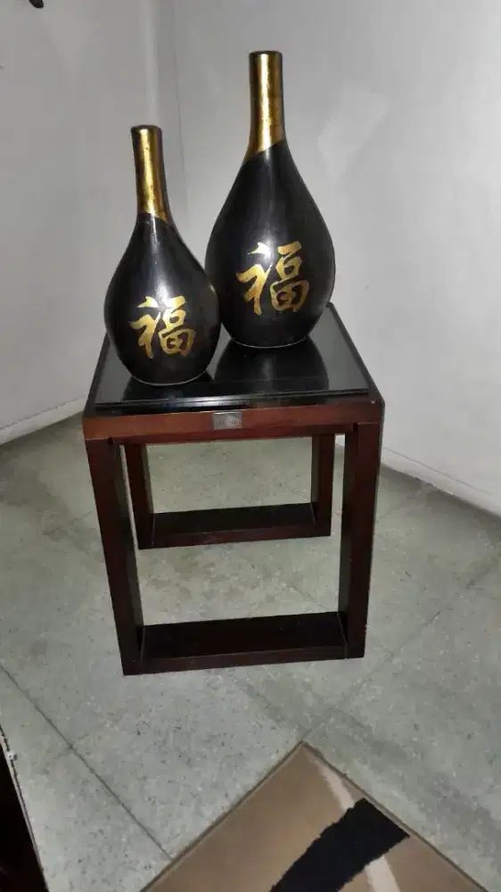 MEJA SUDUT IKEA & PAJANGAN ANTIK TIONGKOK